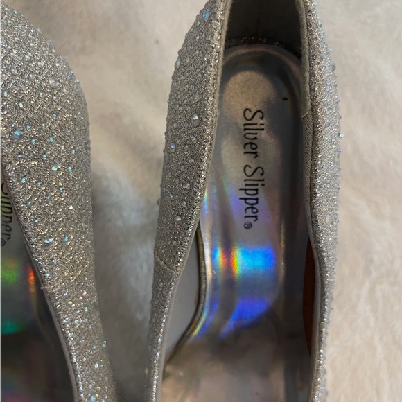 Silver Glitter High Heels with Pointed Toe - Picture 8 of 8